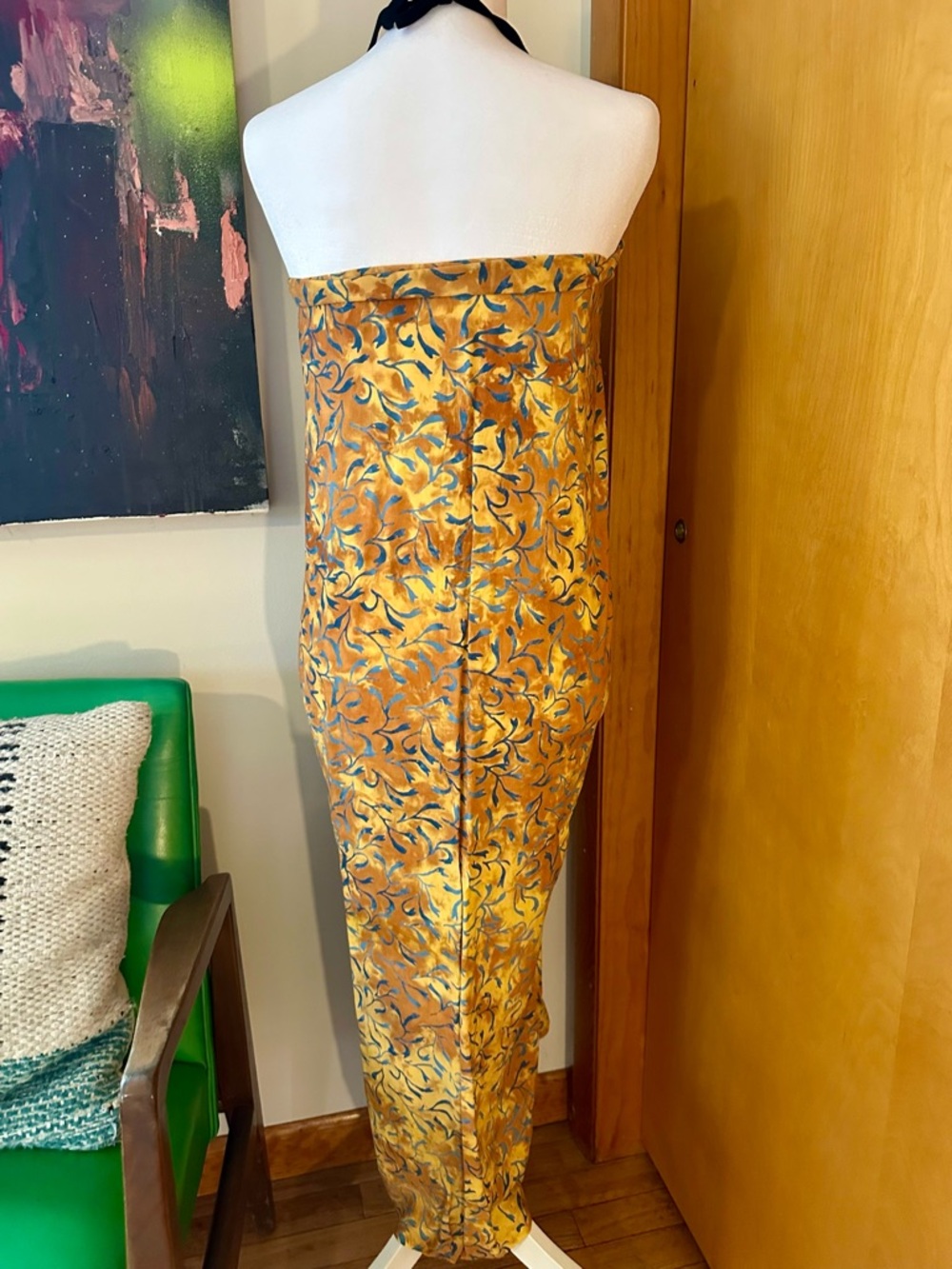 Gold Floral Sarong - Picture 5 of 6